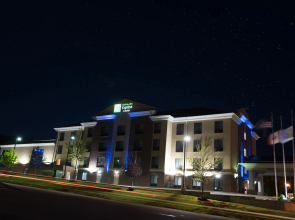 Holiday Inn Express Hotel & Suites in North East (Erie) by IHG