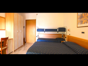 Hotel Holiday