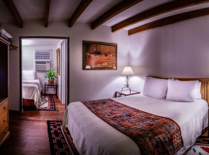 Stone Lizard Lodging