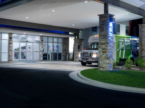 Holiday Inn Express & Suites Charlotte Airport by IHG