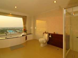 Champasak Grand Hotel