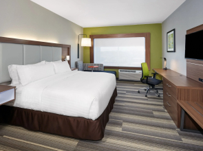 Holiday Inn Express & Suites Chicago North Shore - Niles by IHG
