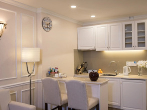 Saigon By Night Luxury Hotel