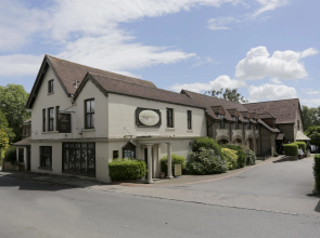 Best Western Plus Old Tollgate Hotel