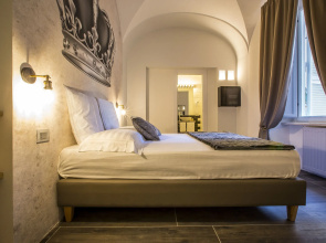 Trevi Contemporary Suite