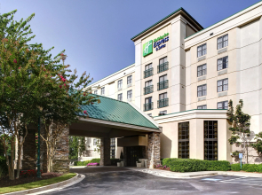 Holiday Inn Express & Suites Atlanta Buckhead by IHG