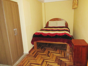 Amigos Del Mundo Guesthouse