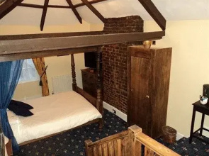 The Globe Hotel