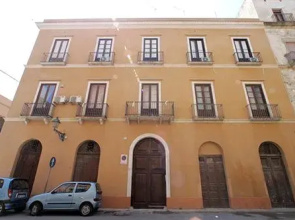 Tra Le Mura Le Case di Hilde