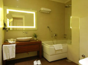 Отель Batumi World Palace