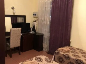 Ронаи Холл
