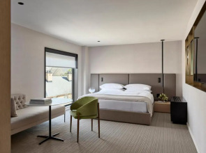 Hotel AKA Alexandria