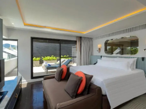 Отель The Boathouse Phuket