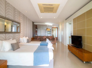 Royal Beach View Suites