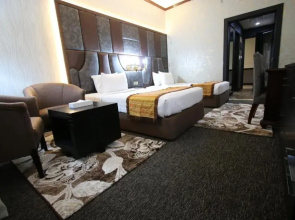 Отель Knight Armour Hotel