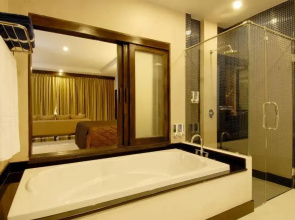 Horizon Karon Beach Resort & Spa