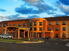 Courtyard by Marriott Medford Airport