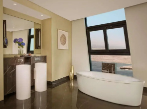 Grand Hyatt Abu Dhabi Hotel And Residences Emirates Pearl