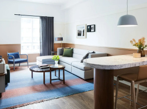 Kimpton Saint George by IHG
