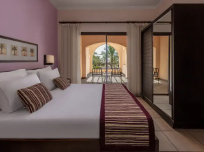 Отель JAZ Neo Saraya Palms
