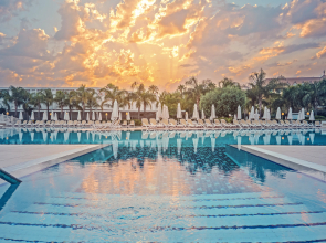 Royal Taj Mahal - All Inclusive