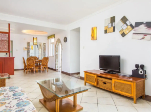 Sanya Hai Hua Apartment