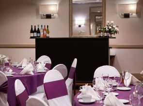 DoubleTree Suites by Hilton Hotel Philadelphia West