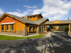Denali Park Village