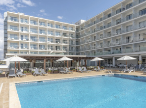 Alua Leo Hotel