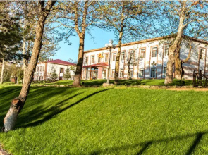 LAYNER Hotel Complex