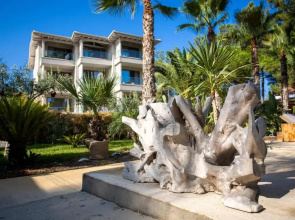 MAKO Sea & Suites