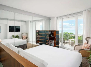 Nautilus Sonesta Miami Beach