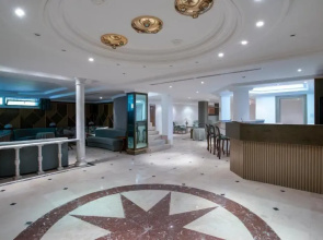 The Palace Marbella - Lavish Beachfront Villa