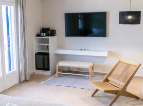 Bios Santorini Vegan - Vegetarian Boutique Hotel 