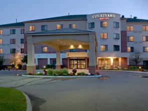 Courtyard by Marriott Portland Airport