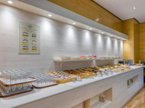 Отель Senator Parque Central