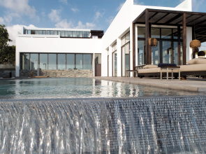 Almyra Hotel