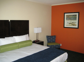 Cityview Inn & Suites Downtown RiverCenter Area