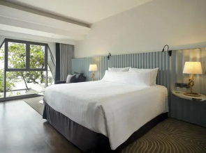 Отель The Boathouse Phuket