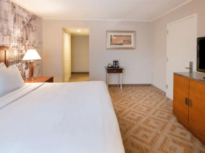 DoubleTree Suites by Hilton Hotel Philadelphia West