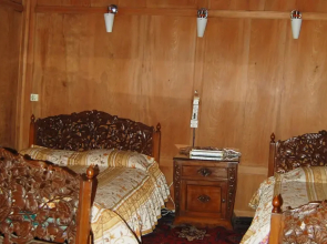 Aristotle Houseboat