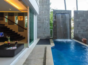 Peach Blossom Resort & Pool Villa