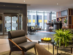 Отель Novotel Suites Wien City Donau