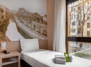 Отель B&B Milano Portello