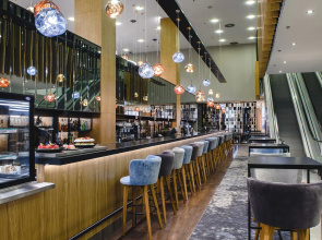 Courtyard by Marriott Warsaw Airport