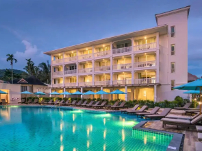 Centara Ao Nang Beach Resort and Spa Krabi Hotel