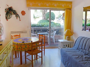 Riviera Beach - INH 23644