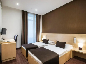 Promenade City Hotel