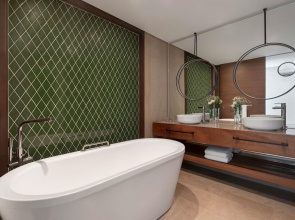 Rixos The Palm Hotel & Suites