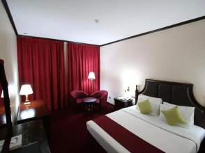 Отель Knight Armour Hotel